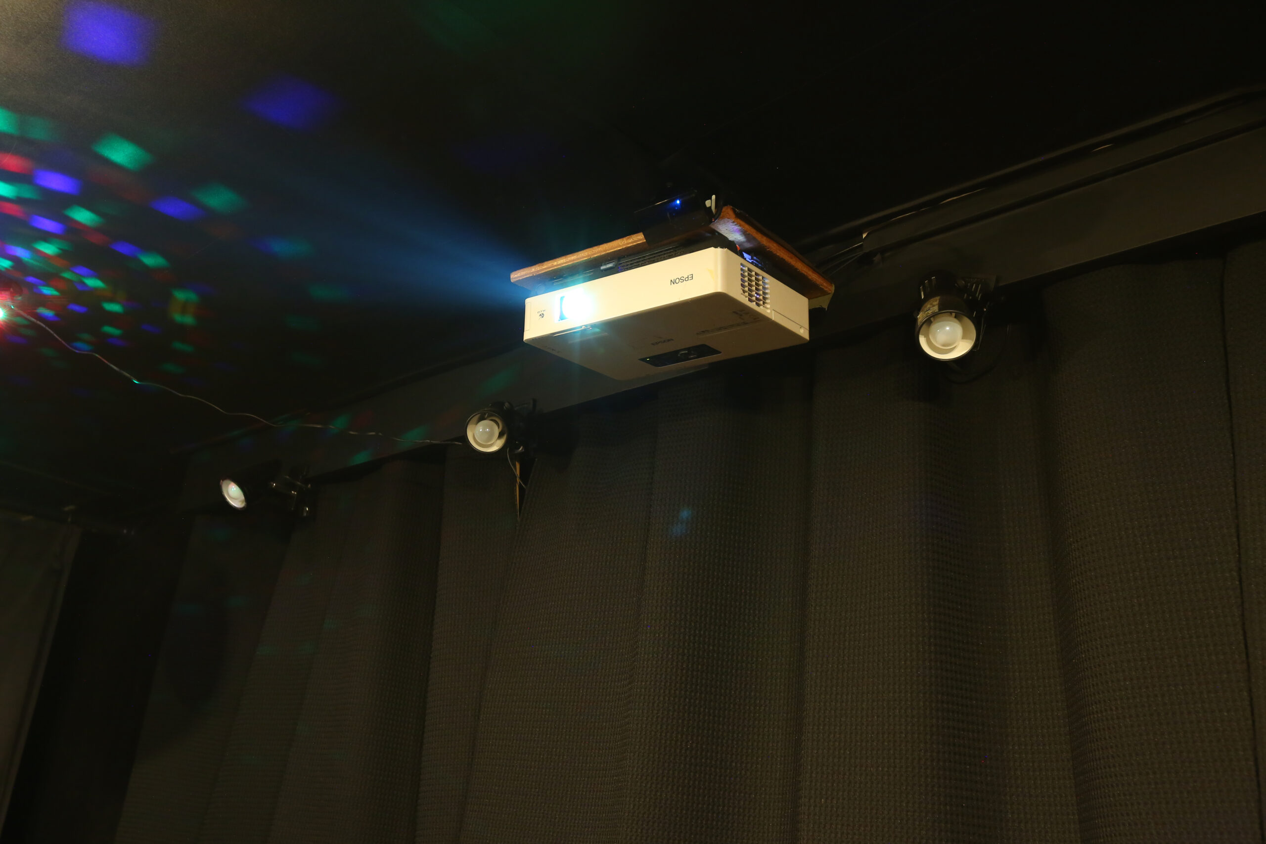 プロジェクター&カラオケ利用無料★新宿でレンタルスペース借りるなら『クラブハウス新宿店』へ！