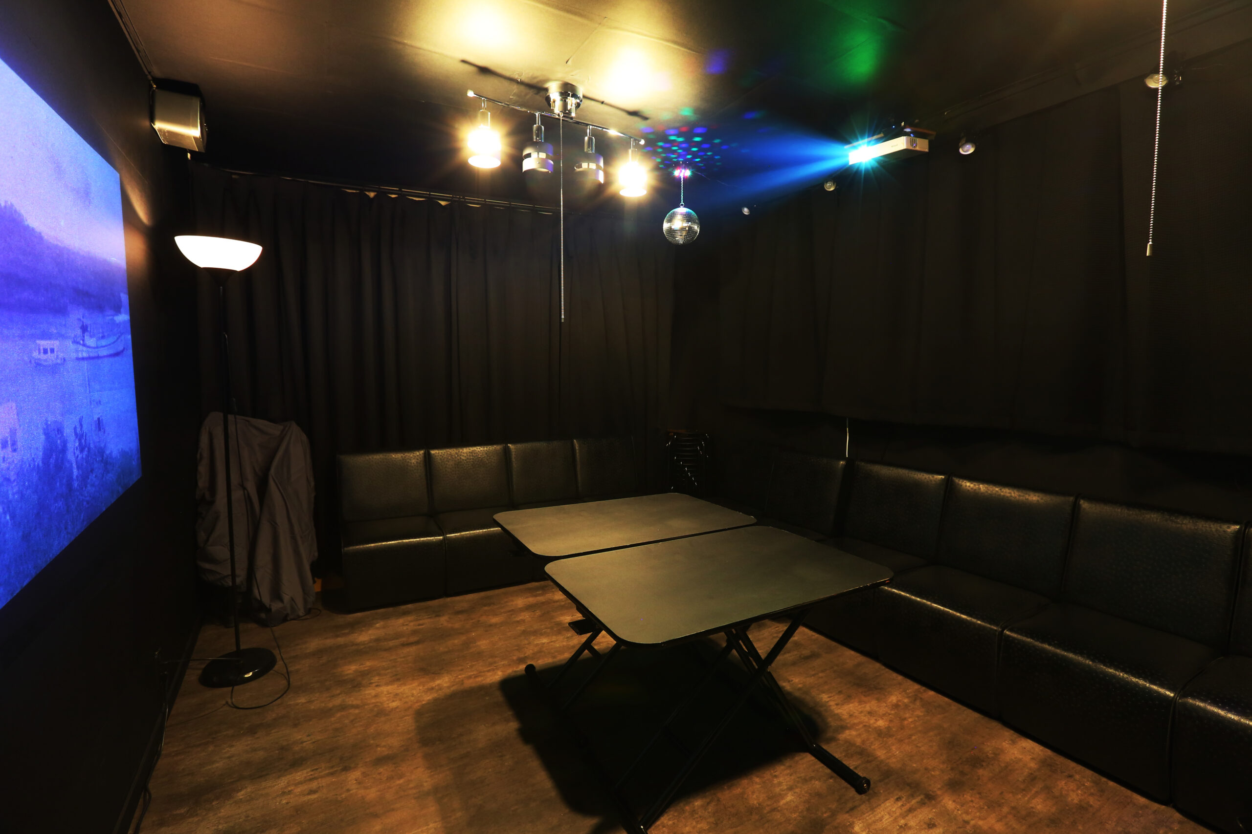 新宿でレンタルスペース借りるなら『クラブハウス新宿店』